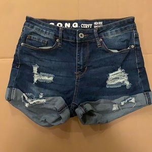 S.O.N.G Curvy high rise shorts